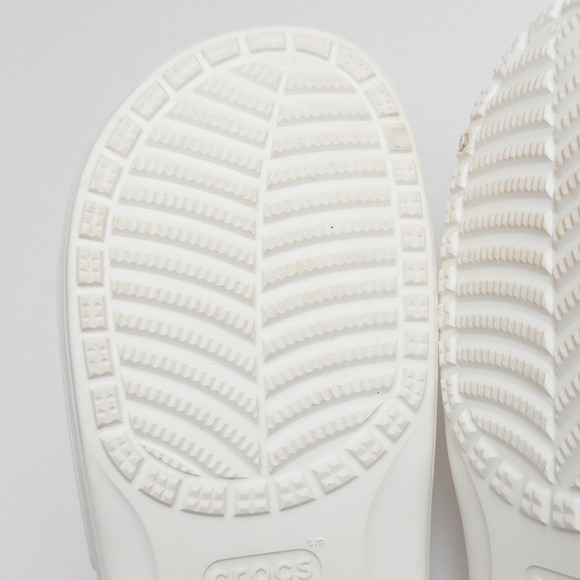 Crocs White Slide Sandals Men's 7 Women's 9 Unisex Comfort Slip On Pool Beach - Picture 15 of 16